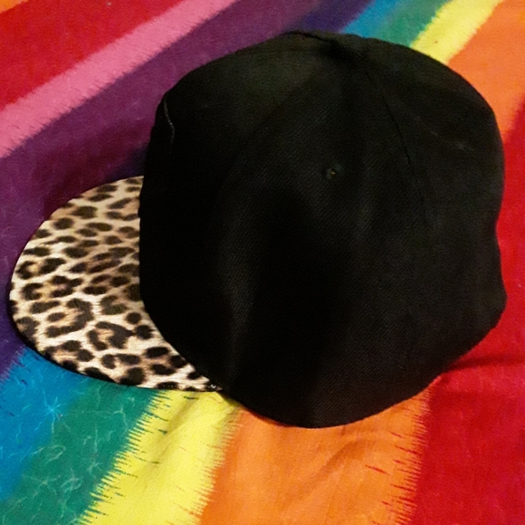 "A" Unisex Snapback With Diamond & Leopard Print - Picture 8 of 13
